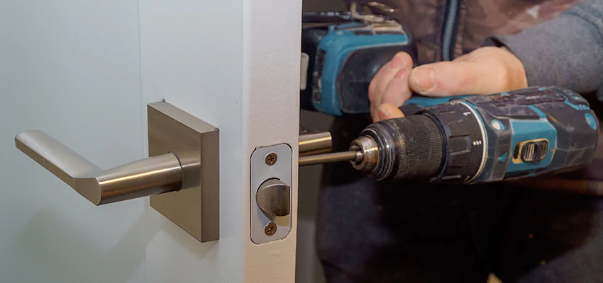 Broken Door Handle Lock Repair in Ben Lomond, California